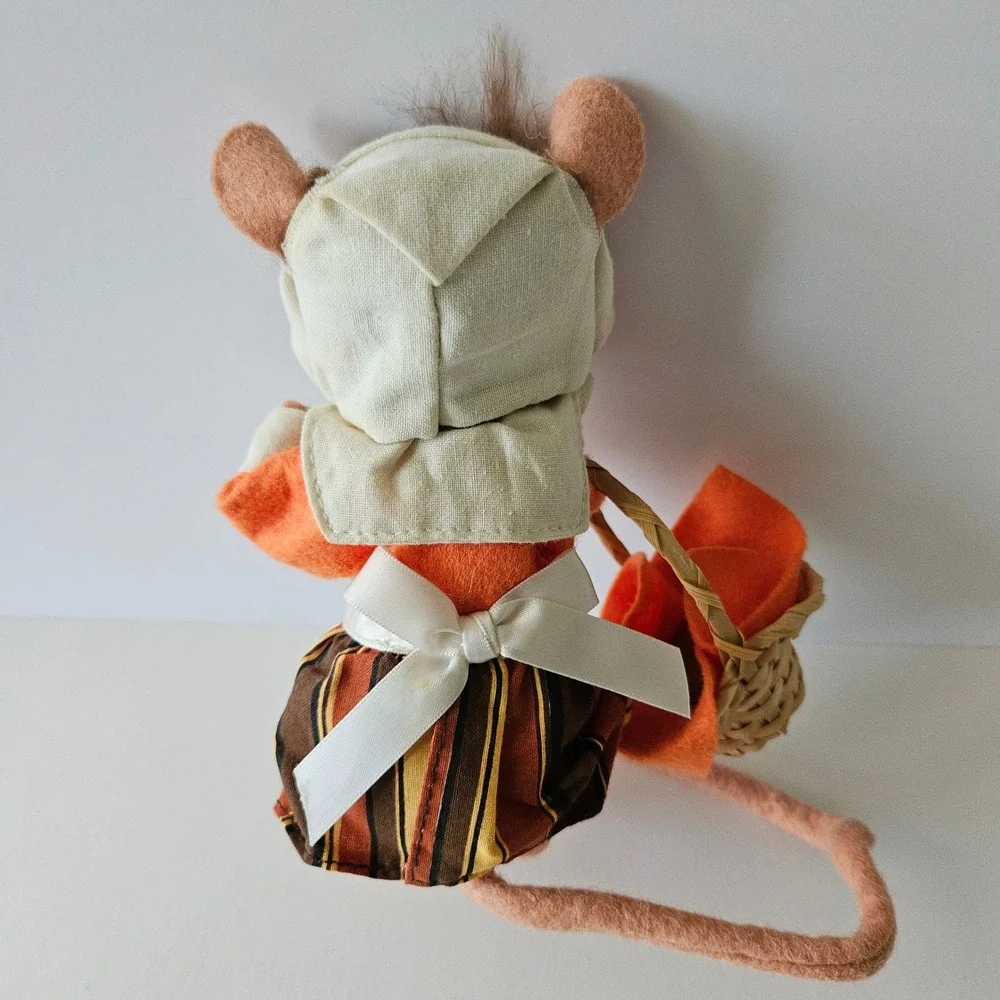 Annalee Dolls Thanksgiving Pilgrim Mouse Girl 6in Handpainted Felt Harvest Tooth